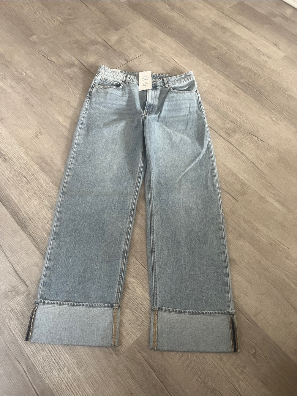 ✨H&M cuffed jeans✨